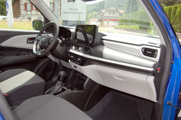 Suzuki Swift 1.2 Sakura Hybrid