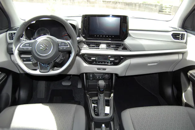 Suzuki Swift 1.2 Sakura Hybrid