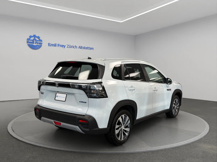Fahrzeugbild SUZUKI S-CROSS
