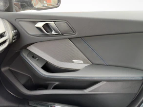 https://vehicle.imgix.net/4357541/11966d2b-88a3-4463-bf24-49e695361b0d.jpg