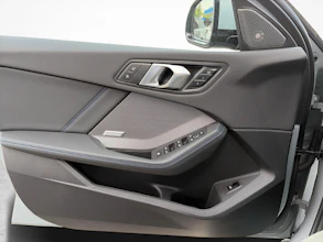 https://vehicle.imgix.net/4357541/1b398a7e-1626-449f-ae06-d9337c4563db.jpg