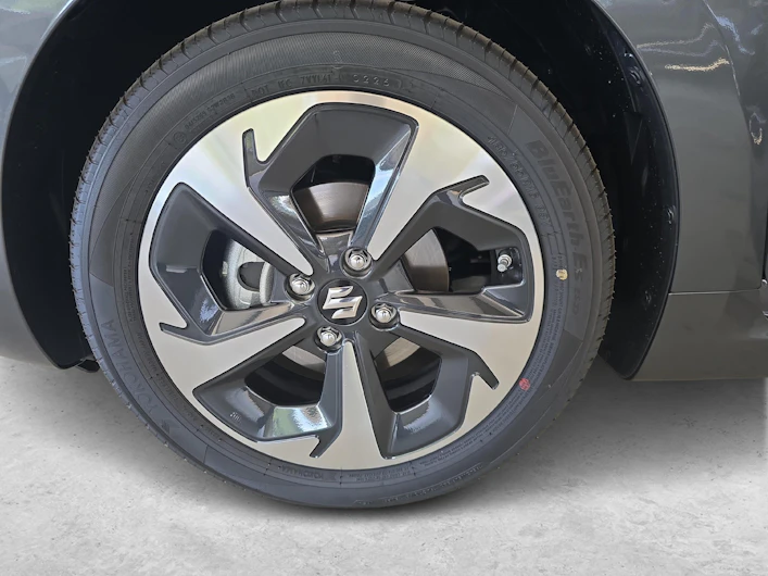 immagine del veicolo SUZUKI SWIFT