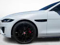 Jaguar XE 2.0 T 300 R-Dynamic Black AWD