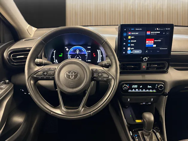 Toyota Yaris 1.5 VVT-i HSD Trend