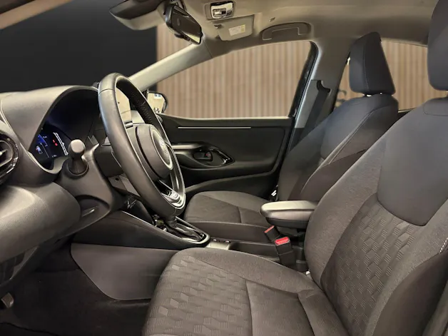 Toyota Yaris 1.5 VVT-i HSD Trend