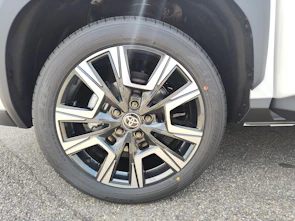 Fahrzeugbild TOYOTA Yaris Cross 1.5 VVT-i HSD Premium AWD-i