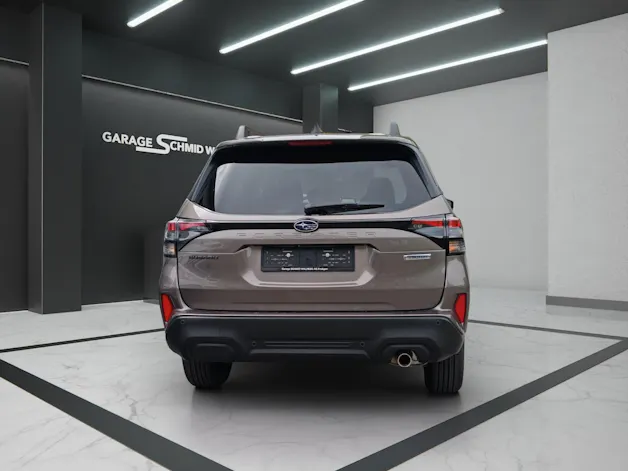 Subaru Forester Station 2.0i e-Boxer Swiss Plus