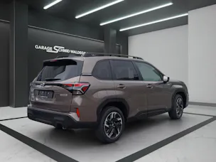 Subaru Forester Station 2.0i e-Boxer Swiss Plus