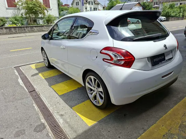 Peugeot 208 1.6 THP Allure