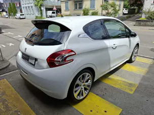 Peugeot 208 1.6 THP Allure