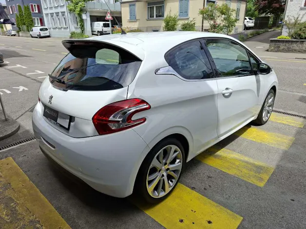 Peugeot 208 1.6 THP Allure