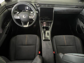 Fahrzeugbild LEXUS LBX 1.5 Hybrid Cool