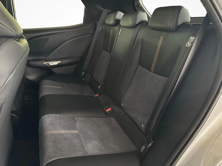 Fahrzeugbild LEXUS LBX