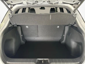 https://vehicle.imgix.net/4357627/e27825e2-3dd4-48d4-b333-850c0bf8ba31.jpg