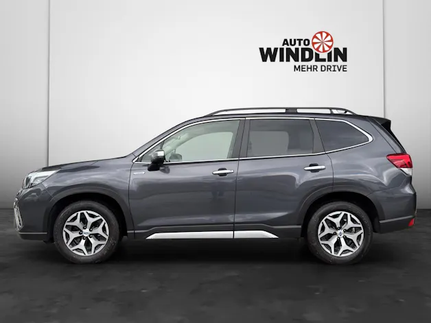 Subaru Forester Station 2.0i e-Boxer Swiss Plus