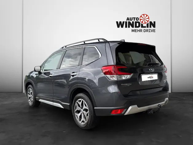 Subaru Forester Station 2.0i e-Boxer Swiss Plus