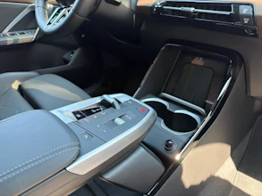 https://vehicle.imgix.net/4357722/135bf8e7-48c9-4cd4-b068-3f04a9215ce3.jpg