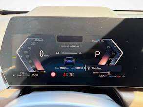 https://vehicle.imgix.net/4357722/287d9250-e4cd-4fb4-b8b9-30353eca84d7.jpg