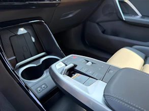 https://vehicle.imgix.net/4357722/5abf6dfd-d913-485e-aa7a-76c4576f5d4c.jpg
