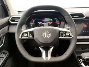 MG ZS 1.5 Hybrid+ Luxury