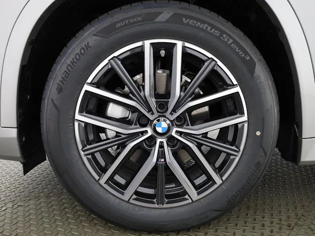 BMW X1 20d xDrive paddles
