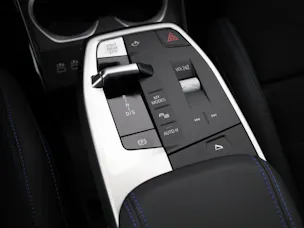 BMW X1 20d xDrive paddles