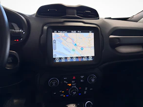 https://vehicle.imgix.net/4357835/50da9911-00b8-4bdf-82d6-6040bd9476f9.jpg