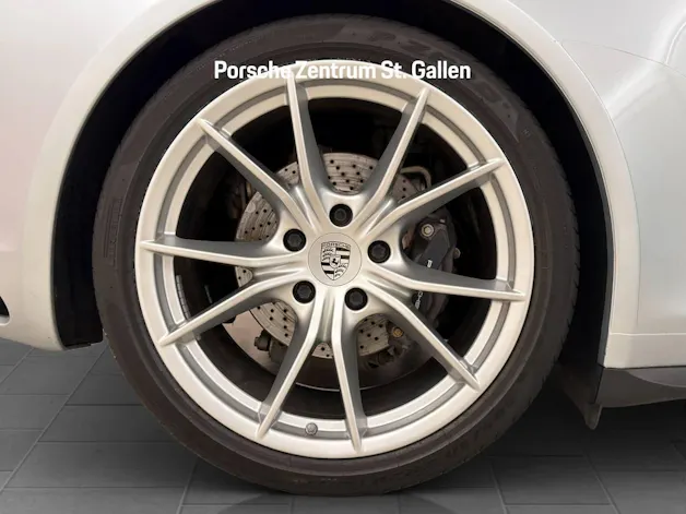 Porsche 911 Carrera 4