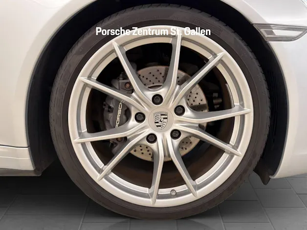 Porsche 911 Carrera 4
