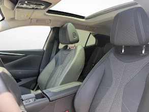 https://vehicle.imgix.net/4357888/bd74fcf1-6d3f-46e5-9e07-7f793755f04f.jpg