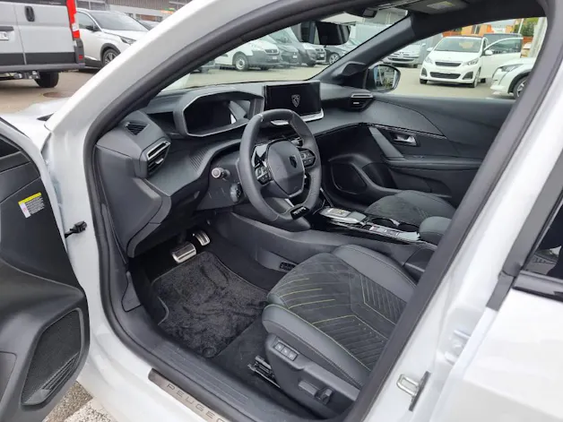 Peugeot 208 e-GT