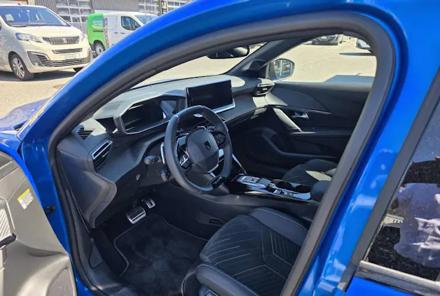 Peugeot 208 1.2 Hybrid GT