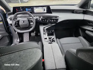 Peugeot 3008 1.2 Hybrid Allure