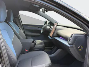 Volvo EX30 E60 Plus Swiss Black Edition