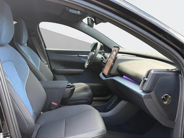Volvo EX30 E60 Plus Swiss Black Edition