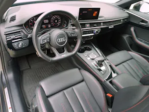 Audi A4 Avant 2.0 TDI S line quattro S-Tronic