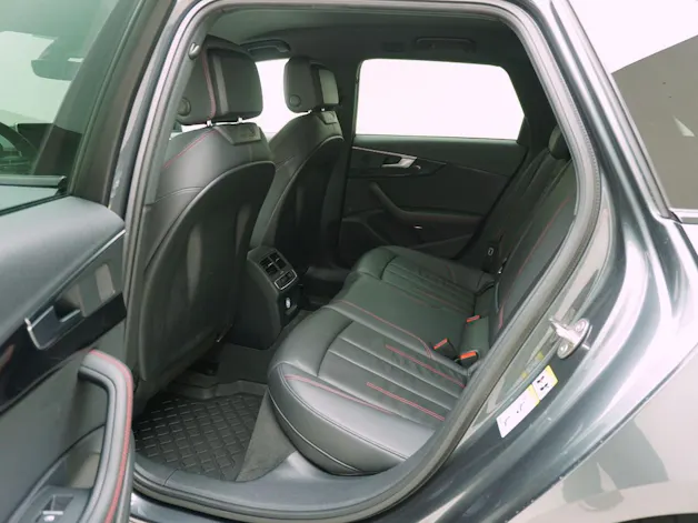 Audi A4 Avant 2.0 TDI S line quattro S-Tronic