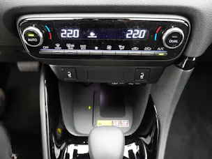 Toyota Yaris 1.5 VVT-i HSD Premium
