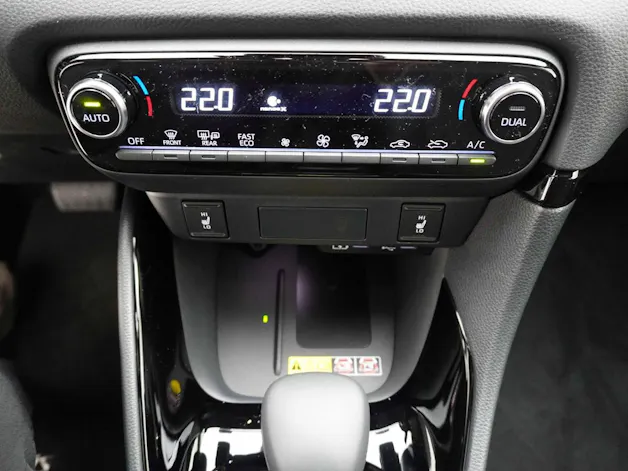 Toyota Yaris 1.5 VVT-i HSD Premium