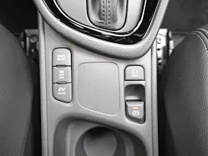 Toyota Yaris 1.5 VVT-i HSD Premium