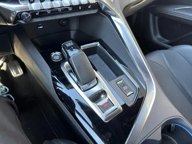 PEUGEOT 3008 1.6 PHEV GT