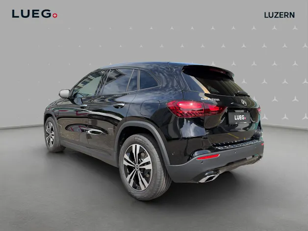Mercedes-Benz GLA 200 Night Star 7G-DCT