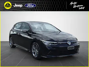 VW Golf VIII 1.5 TSI R-Line