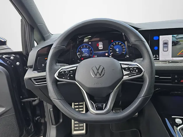 VW Golf VIII 1.5 TSI R-Line