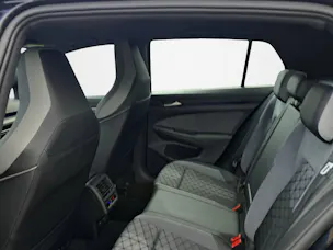 VW Golf VIII 1.5 TSI R-Line