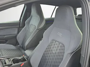 VW Golf VIII 1.5 TSI R-Line
