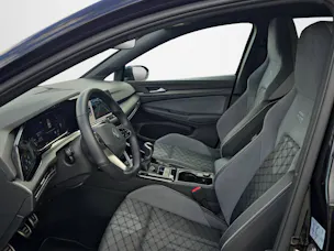 VW Golf VIII 1.5 TSI R-Line