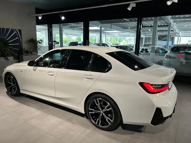 BMW 320d xDrive 48V Steptronic M Sport