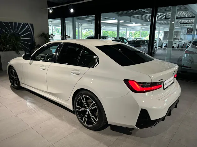 BMW 320d xDrive 48V Steptronic M Sport