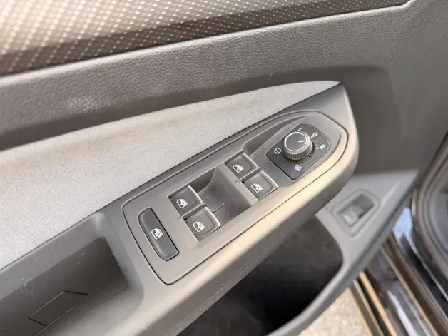 VW Golf Variant 2.0 TSI R-Line DSG 4Motion